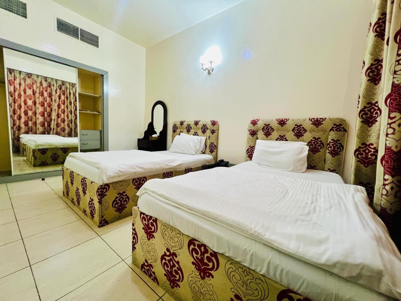 Sky Hotel Apartments Dubai Eksteriør bilde