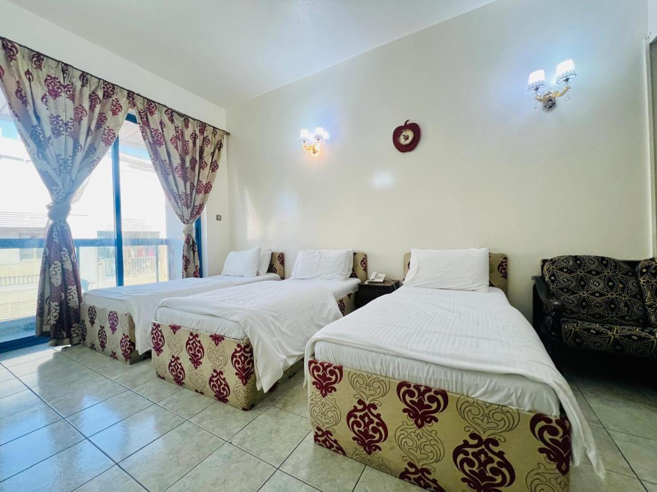 Sky Hotel Apartments Dubai Eksteriør bilde